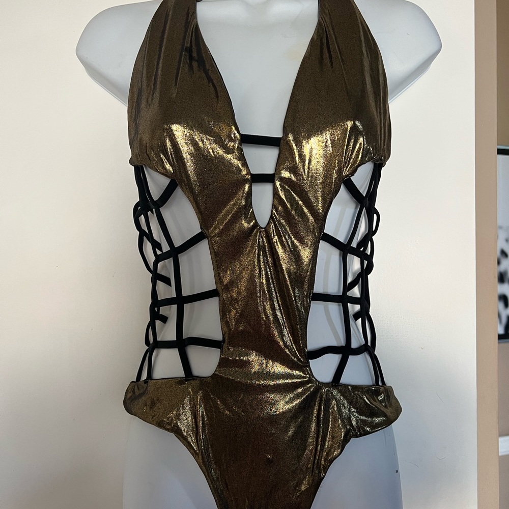Beach Bunny 🐰 bikini 👙 swimsuit 🩱 swimwear one piece gold chain net Large